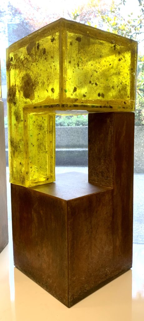 Sculpture, Bioresin, Metal, Pigments on acrylic glass, 22x22x56cm, 3'500.- CHF